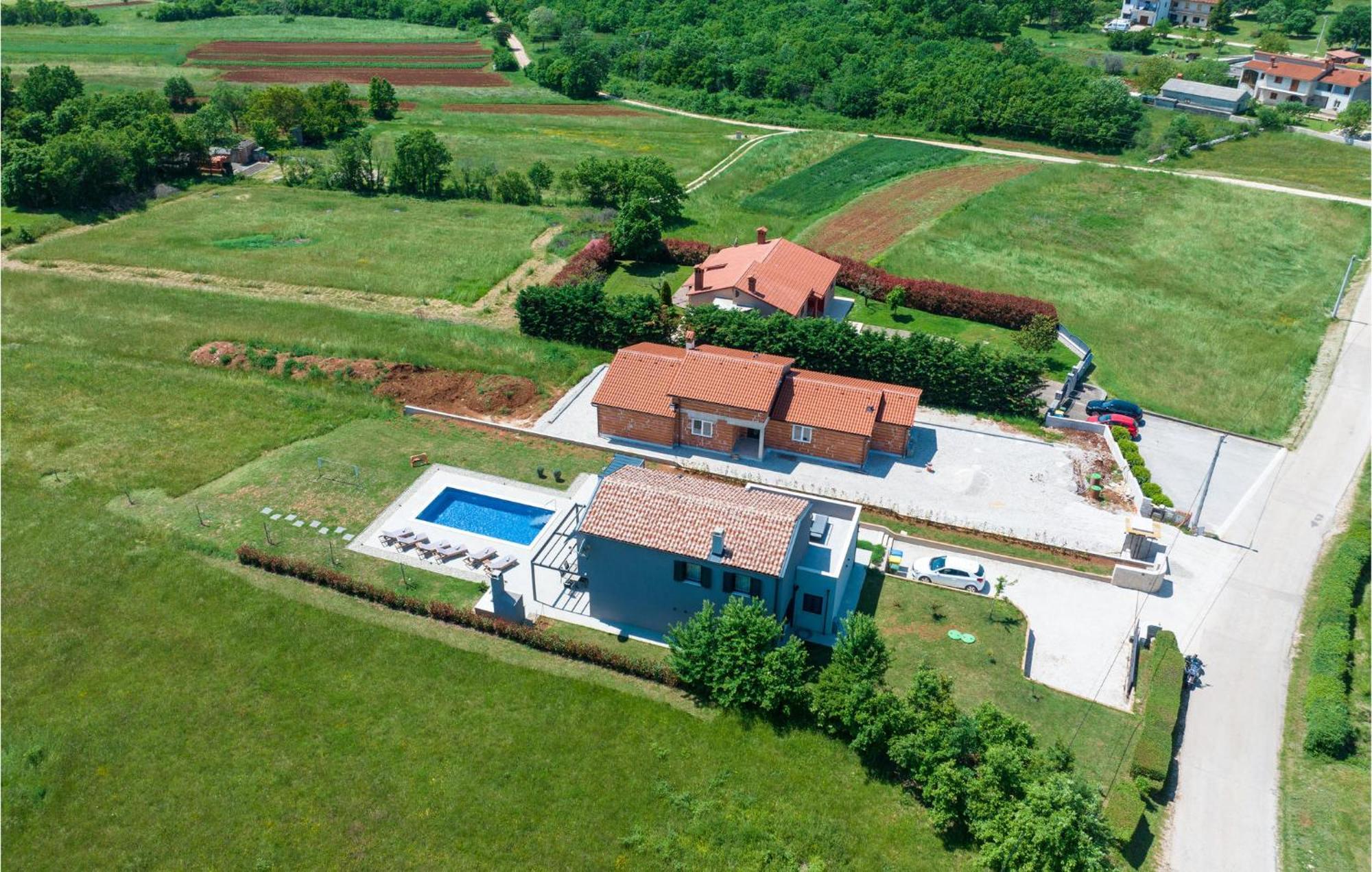Stunning Home In Barban With Wifi Exterior foto